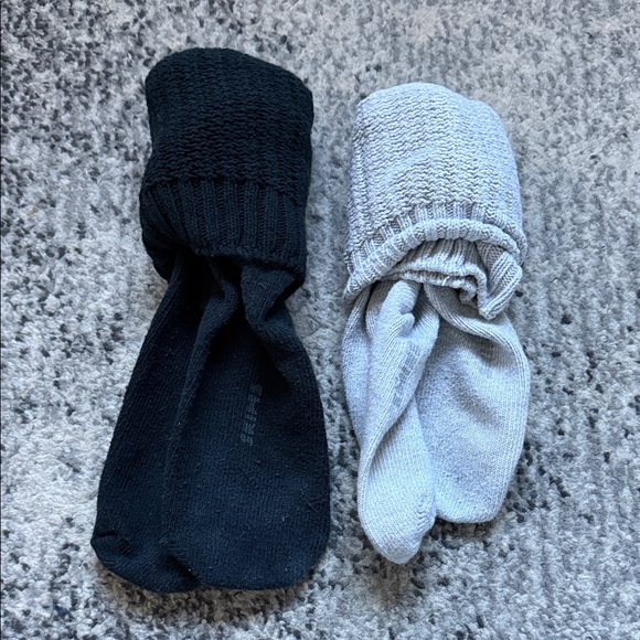 Skims Slouchy Knit Socks - Picture 2 of 2